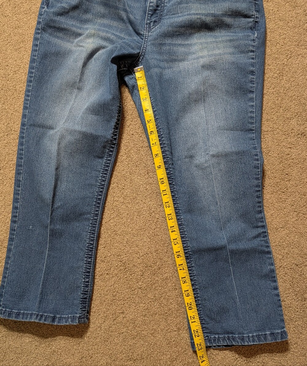NEW DIRECTIONS Denim Stretch Capri Pants - Picture 7 of 7